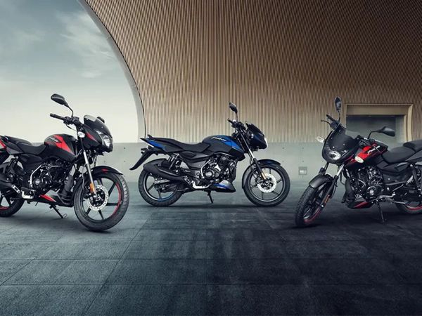 Bajaj Pulsar 125 Carbon Fiber Edition