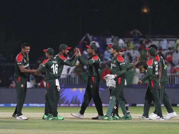 Bangladesh-Cricket-team-after-Victory-against-Oman