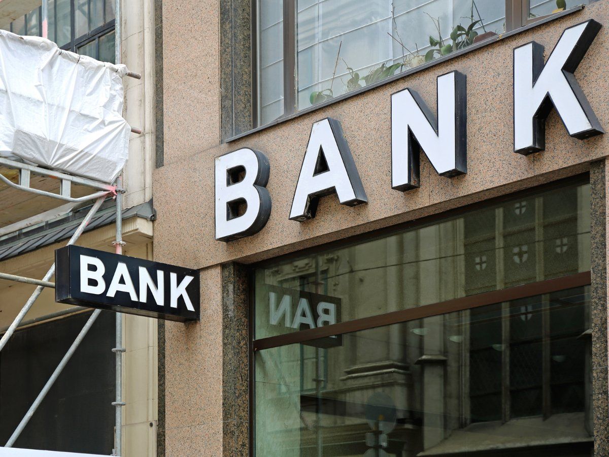 Investment Banker: इन्वेस्टमेंट बैंकिंग का करियर होता है शानदार, जानें कहां है अवसर और कहां मिलेगी जॉब