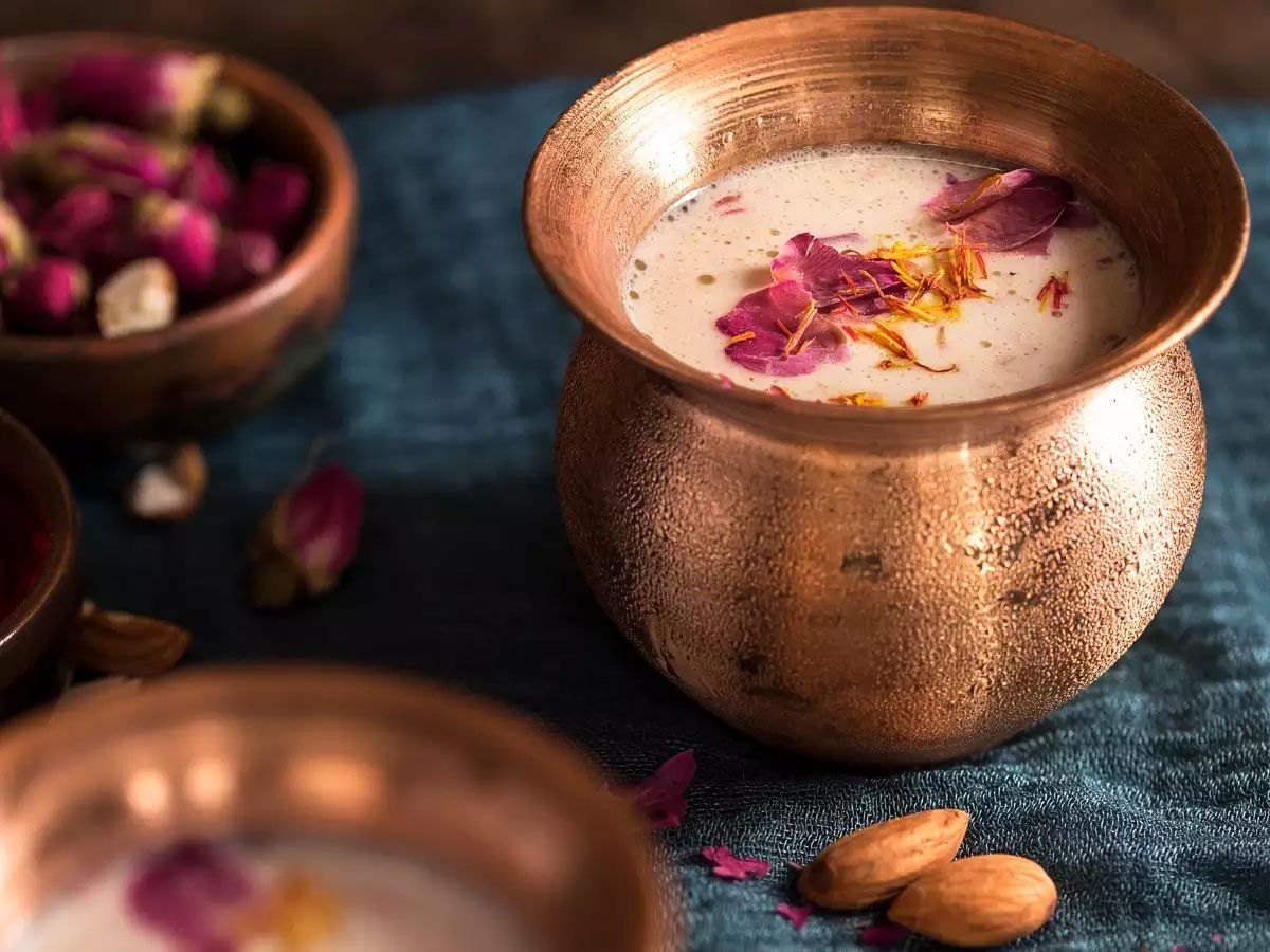 Holi 2021: ये लोग होली पर भूलकर भी न पिएं भांग,इन टिप्स से तुरंत उतर जाएगा नशा