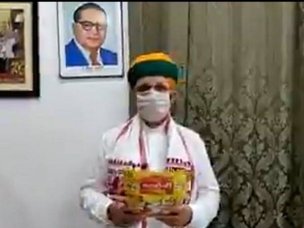  Union Minister Arjun Meghwal launches Bhabhi ji papad amid coronavirus crisis 