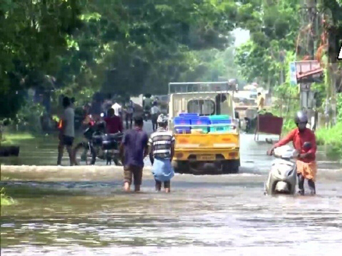 Bhopal Weather News: भोपाल में बारिश के कहर के कारण 2 दिन के लिए बंद कर दिए गए स्कूल, जानिए मौसम का हाल