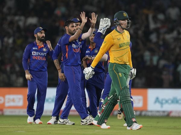 Bhuvneshwar-kumar-Wicket-Celebration