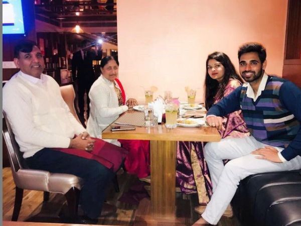 Bhuvneshwar Kumar with family