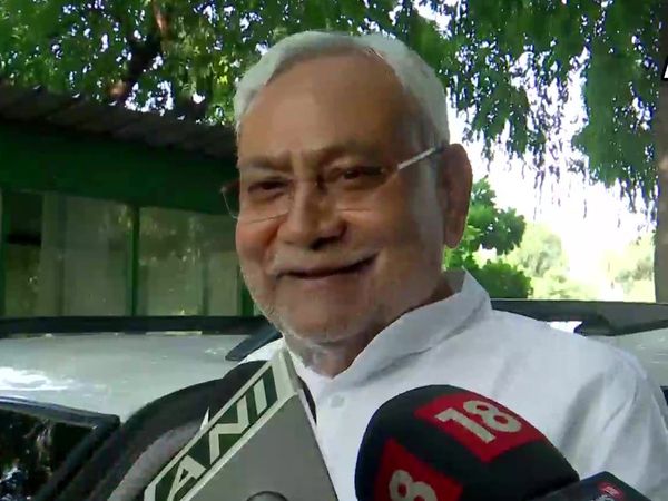 We want to make Main Front, not Third Front, said Nitish Kumar, everyone's attitude is positive, I will also meet Sonia Gandhi