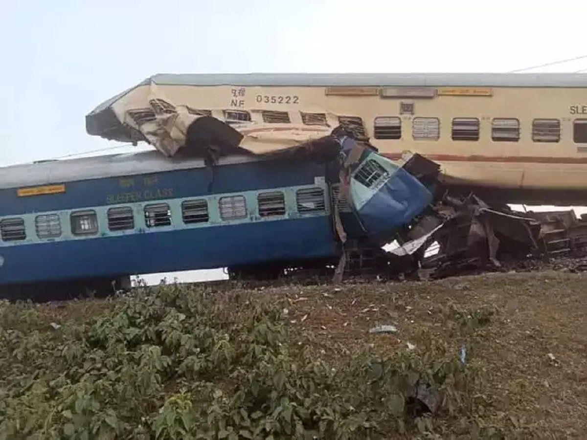 Bikaner-Guwahati Express पटरी से उतरी, 3 लोगों की मौत और 13 अस्पताल में भर्ती, PM मोदी ने किया CM ममता को फोन