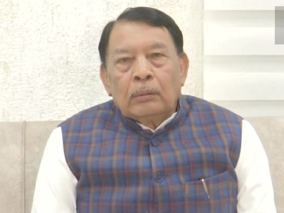 'ठाकुरों की महिलाओं को बाहर निकाल काम कराएं'; MP मंत्री बिसाहूलाल सिंह ने बयान के लिए मांगी माफी