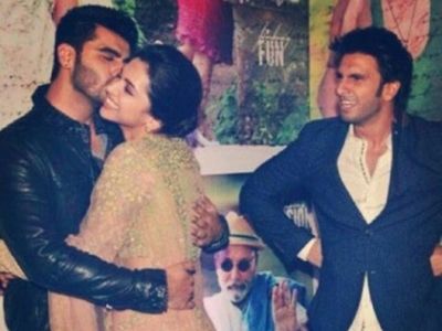 Arjun Kapoor Kissing Deepika Padukone, Bollywood Throwback of Arjun Kapoor Deepika Padukone and Ranveer Singh Arjun Kapoor Kissing Deepika Padukone, Bollywood Throwback of Arjun Kapoor Deepika Padukone and Ranveer Singh