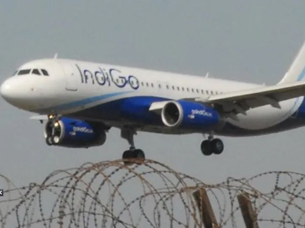 News of bomb in Indigo flight at Patna airport, Bomb disposal squad engaged in search