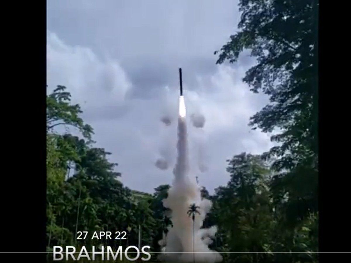 BrahMos missile : एंटी शिप ब्रह्मोस सुपरसोनिक क्रूज मिसाइल का सफल परीक्षण, ध्वनि की गति से तीन गुना स्पीड