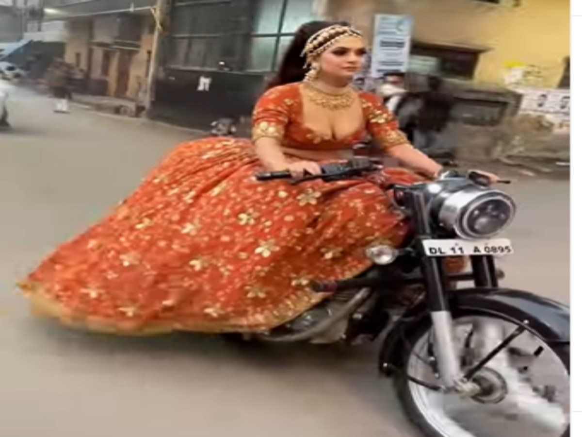 Viral Video: सज-धज कर बुलेट पर निकली दुल्हन, स्वैग देखकर हैरान रह गए लोग