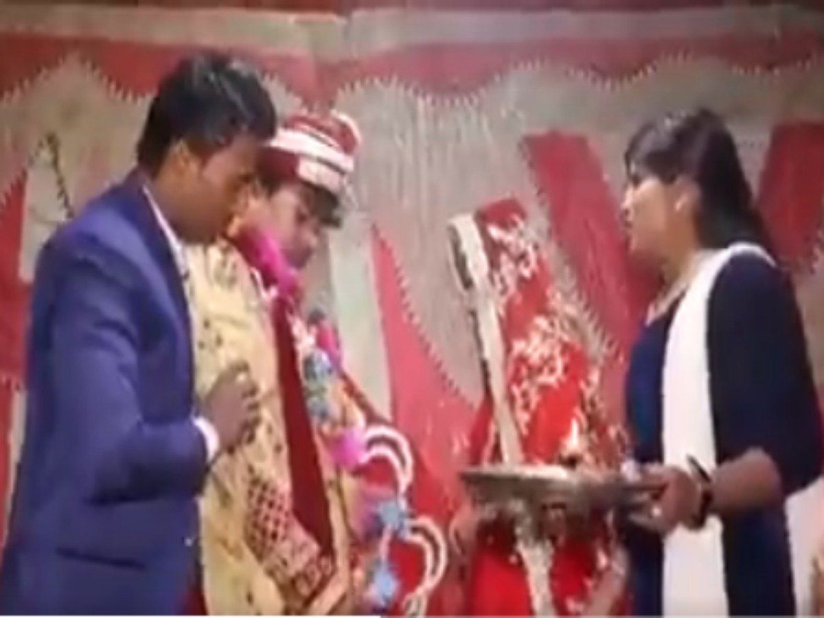 VIDEO: नशे में धुत दूल्हे ने दुल्हन की जगह बहन को पहना दी वरमाला, लड़की ने कर दी थप्पड़ों की बरसात