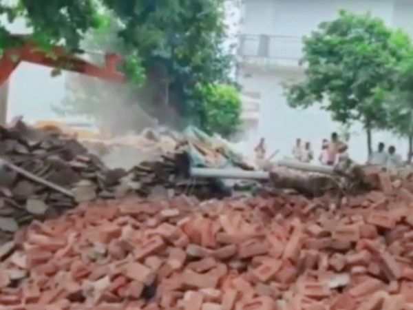 Bulldozers at criminals houses