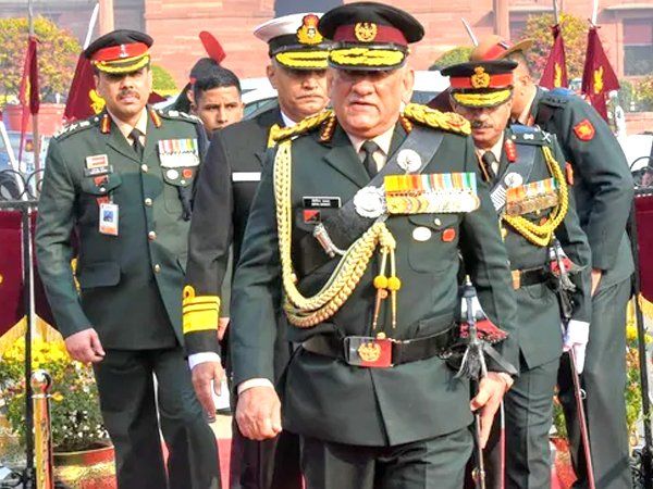 CDS: एयर डिफेंस कमांड बनाने की सीडीएस रावत ने की पहल,तीनों सेना प्रमुखों संग की बैठक