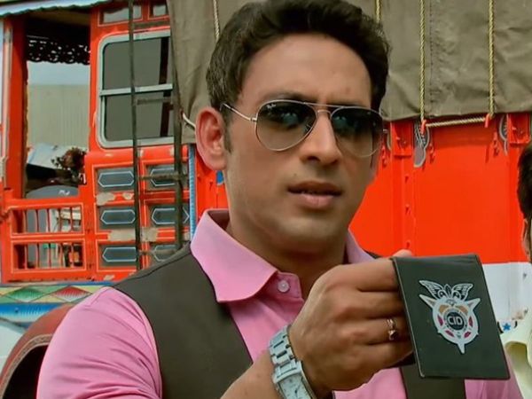 Hrishikesh Pandey Gets ROBBED: CID Actor ROBBED With Family While Boarding AC Bus-