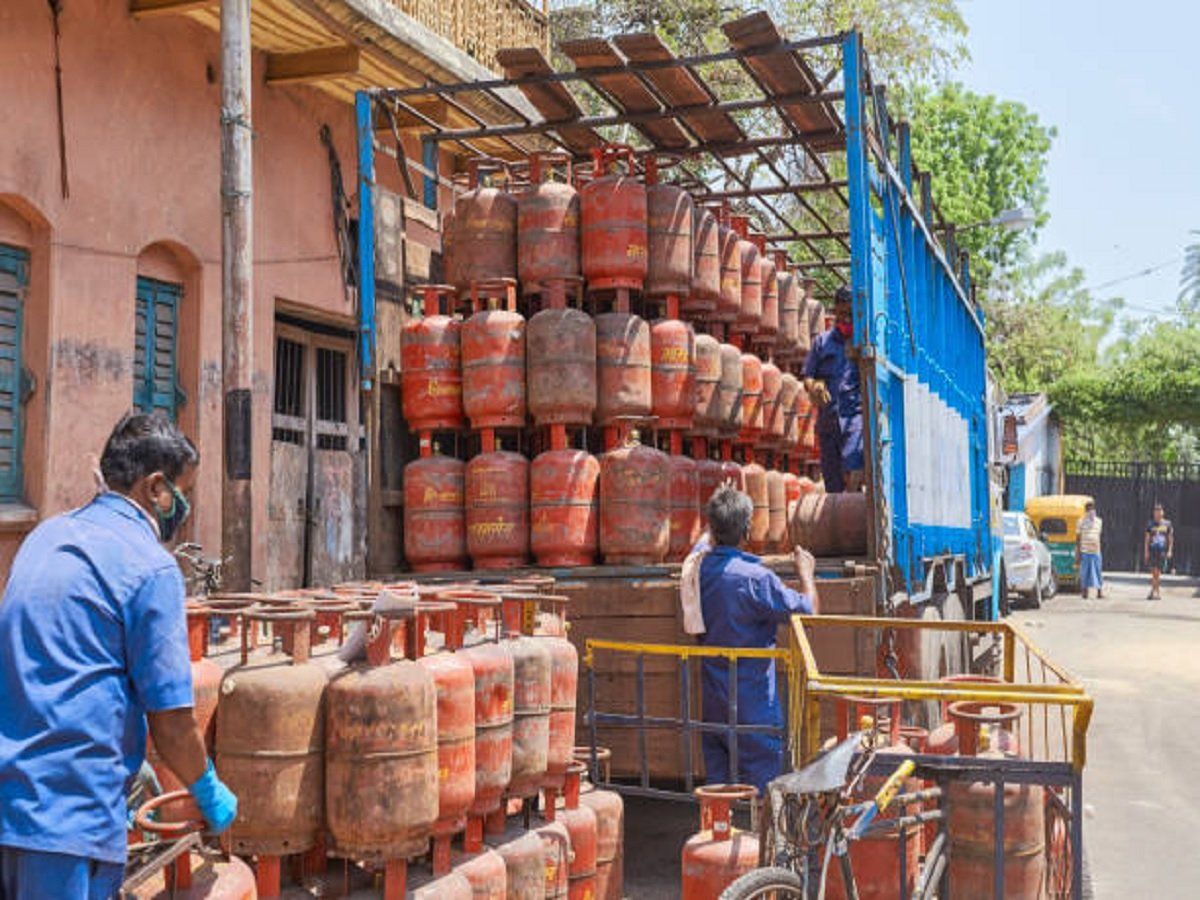 PM Ujjwala Yojana: 8.8 करोड़ LPG कनेक्शन जारी, जानें कैसे करें PM उज्ज्वला योजना के लिए आवेदन