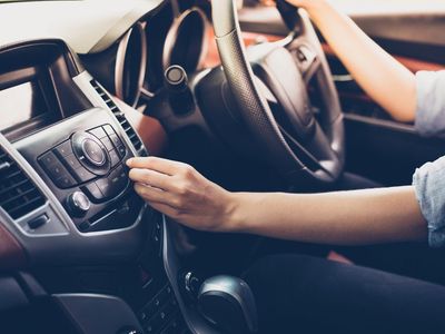 ज्यादा फीचर्स से ड्राइवर को परेशानी, हादसों की एक बड़ी वजह