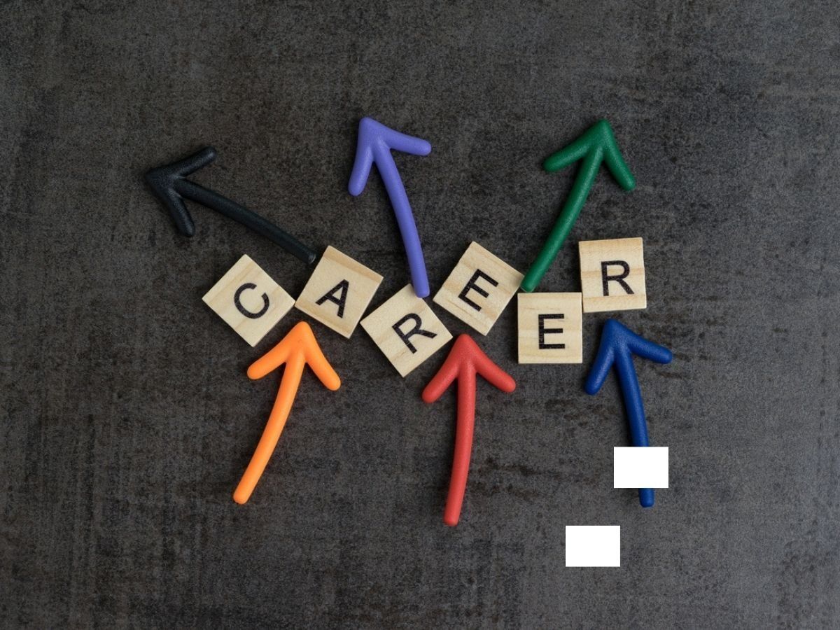 Career After Science: पीसीबी व पीसीएम लेने का मतलब सिर्फ इंजीनियर और डॉक्टर बनना नहीं, ये भी हैं बेस्ट ऑप्शन