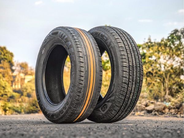 CEAT Tyre With Color Tread Wear Indicator