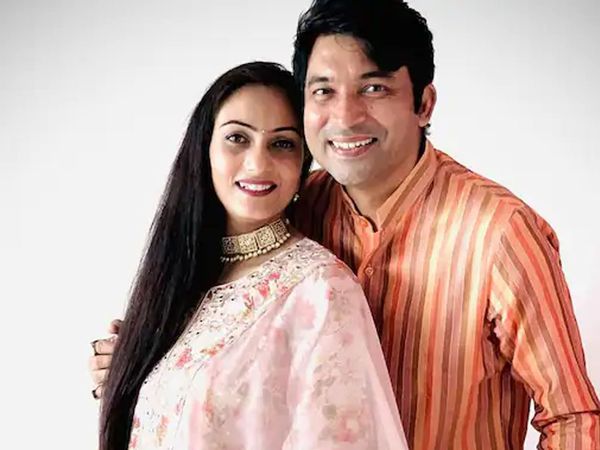 Chandan Prabhakar wife Nandini 