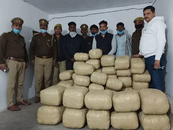 Including two constables, four people arrested by Uttarakhand police of Udham Singh Nagar with 8,008 kgs of charas