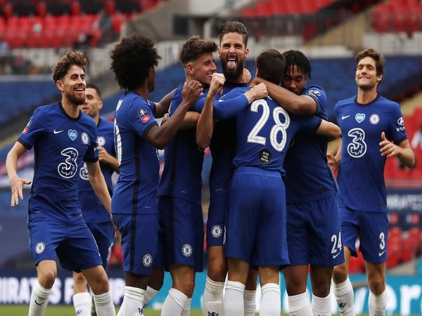 Chelsea beats Manchester United