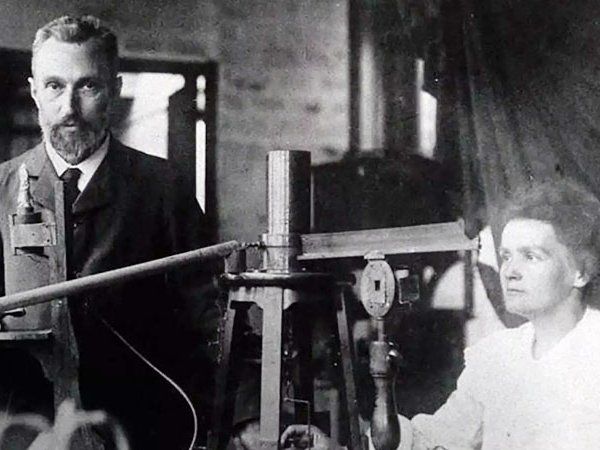 Today's history, December 21:Chemists Pierre and Marie Curie discovered radium