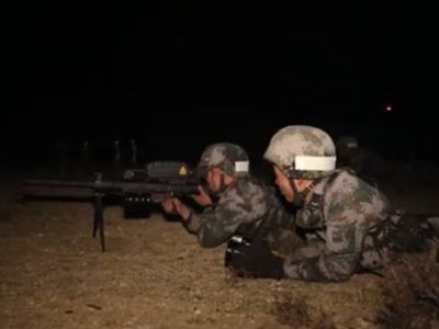 Chinese soldiers practiced infiltration exercise Chinese soldiers practiced infiltration exercise