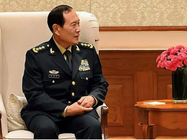 भारत से तल्‍खी के बीच नेपाल पहुंचे चीन के रक्षा मंत्री, भारत चौकन्‍ना