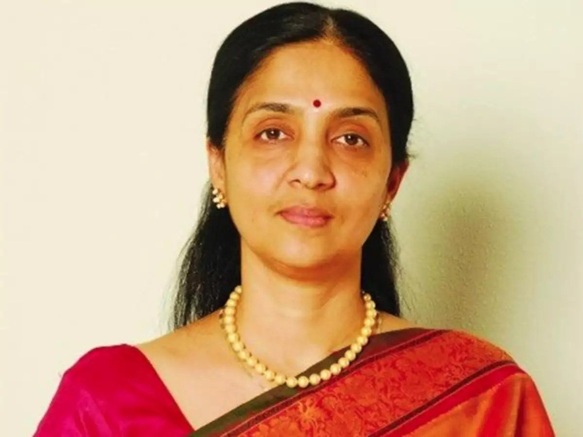 NSE की पूर्व CEO की बढ़ी मुश्किलें, सीबीआई ने की पूछताछ