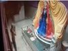 thief first Prayed goddess Lakshmi and then ran away with donation box