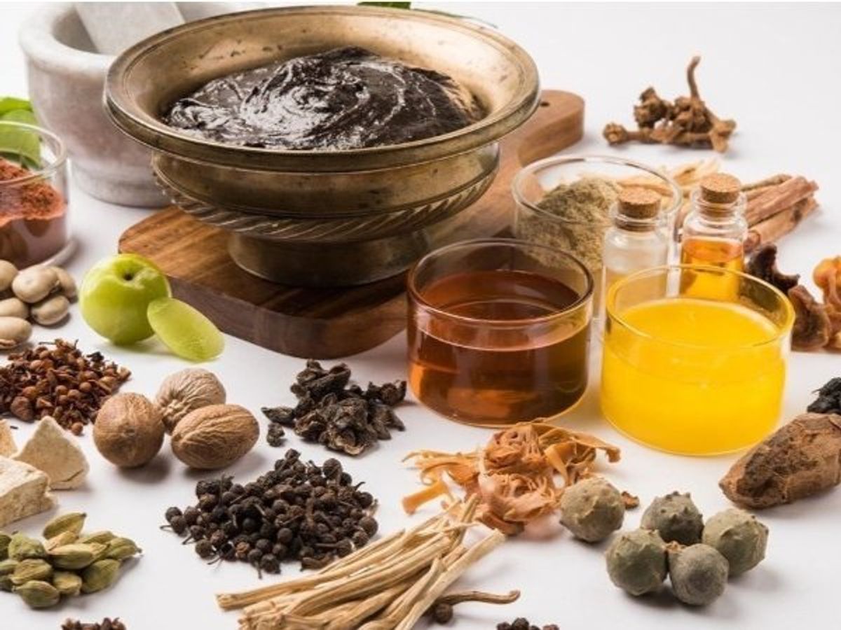 Chyawanprash Benefits: ठंड में जरूर खाना चाहिए च्यवनप्राश, जानें इसके दस फायदे, Chyawanprash increases immunity and concentration know its health benefits | Health Tips in Hindi