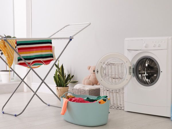 how to dry clothes in rain