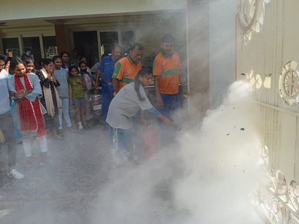 Taskforce training given to weaker sections of society to enable them to deal with disasters in Patna