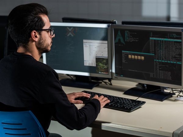 Computer Science vs Computer Engineering