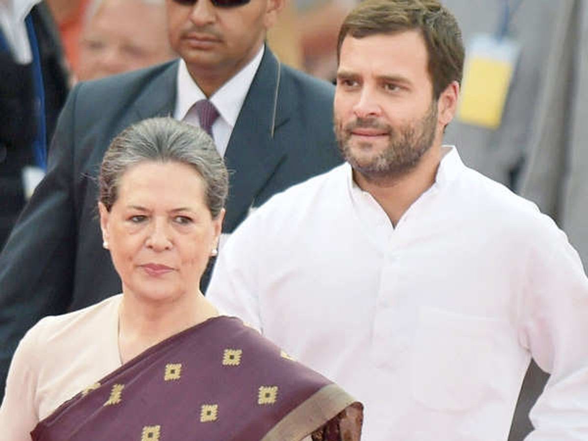 यूपी चुनाव के लिए कांग्रेस ने जारी की 30 स्टार प्रचारकों की लिस्ट, सोनिया, राहुल, प्रियंका गांधी समेत हैं ये नाम