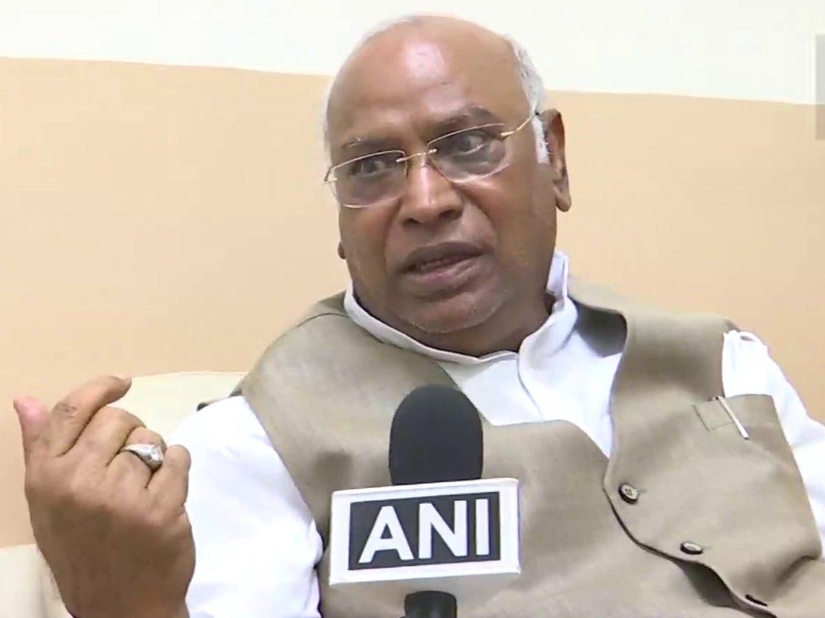 'पीएम मोदी के कार्यकाल में 23 करोड़ लोग गरीबी रेखा से नीचे आए', मल्लिकार्जुन खड़गे का जेपी नड्डा को जवाब