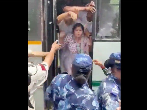 Congress leader Neta D'Souza Viral Video