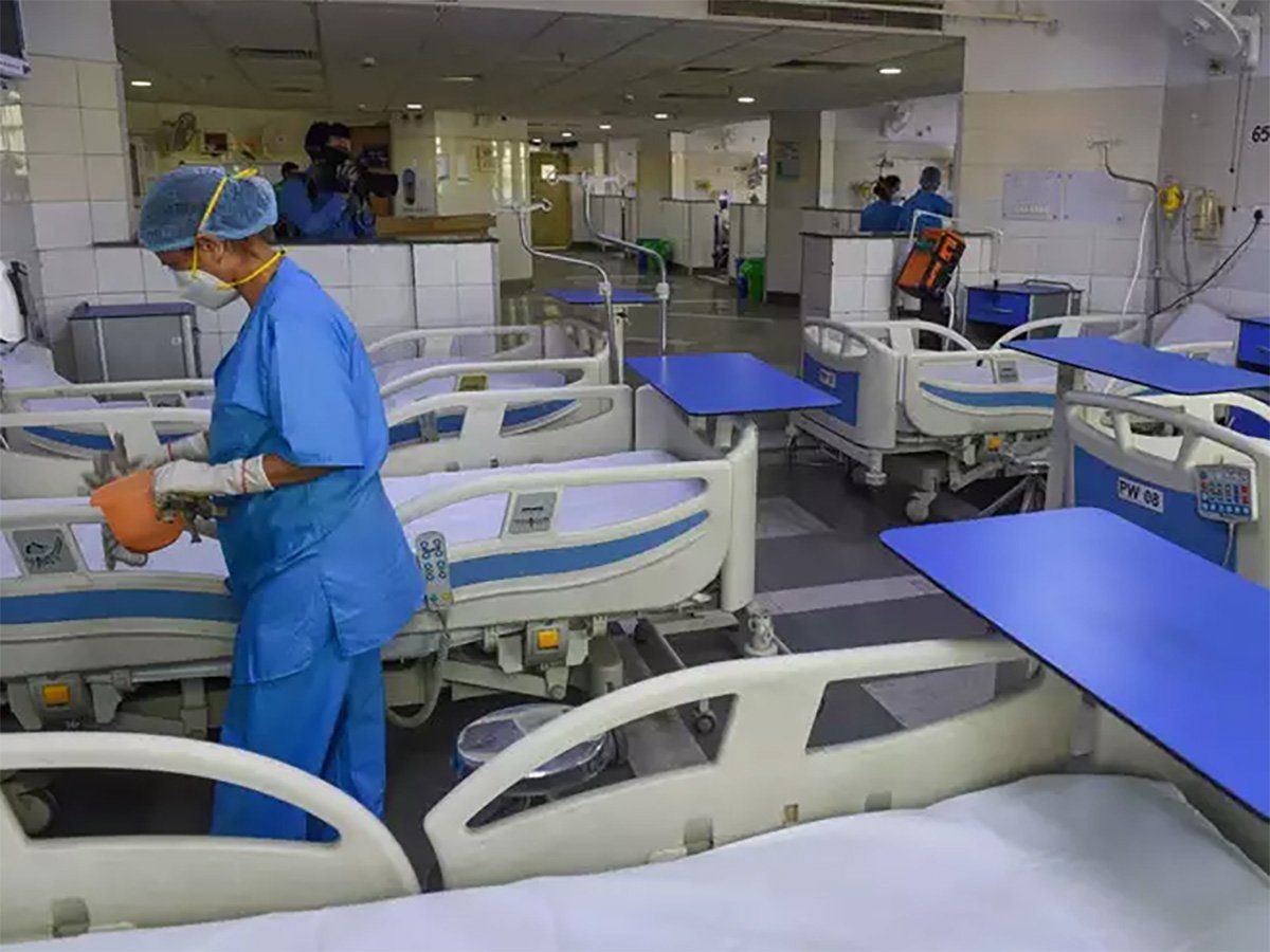 Corona in Delhi: दिल्ली में फिर डराने लगा कोरोना, 20 फीसदी के करीब पहुंची संक्रमण दर, बीते 7 महीने में सबसे ज्यादा
