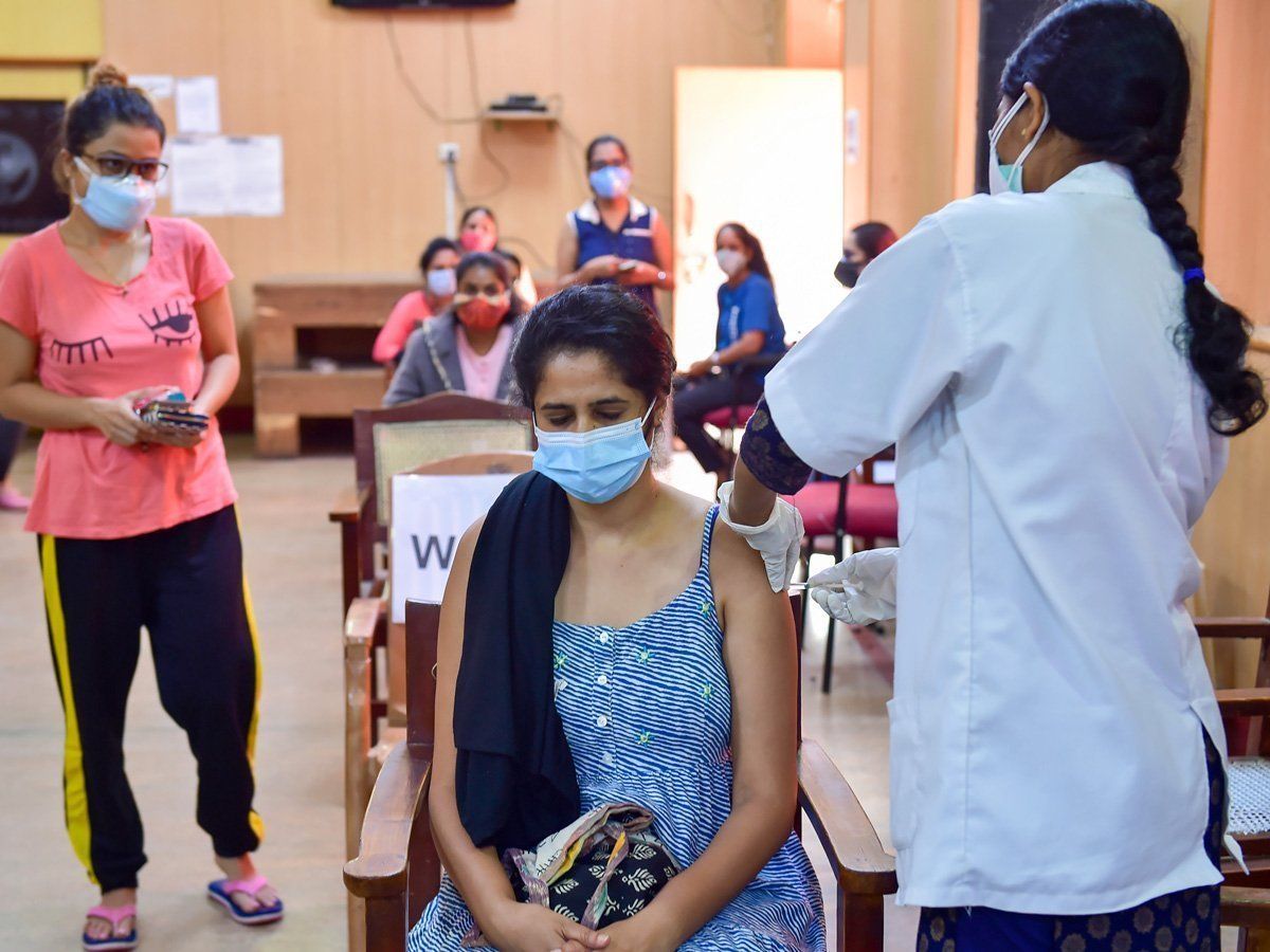 Corona vaccine : ऑथराइज्ड वैक्सीन सभी कोविड-19 वेरिएंट पर काम करेगी- WHO यूरोप चीफ