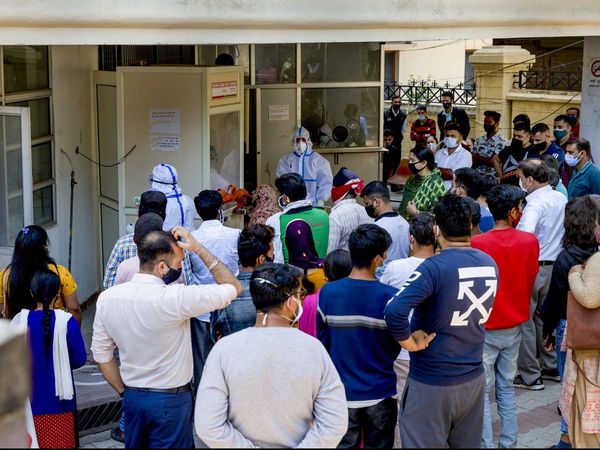 Supreme Court sought response from central government on Lack of oxygen, Remdesivir shortage, vaccine prices