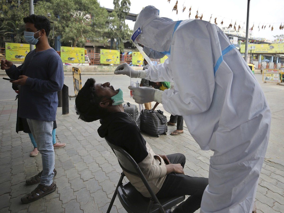 Coronavirus: महाराष्ट्र में कोरोना के 44,388 नए मामले सामने आए, 12 की मौत