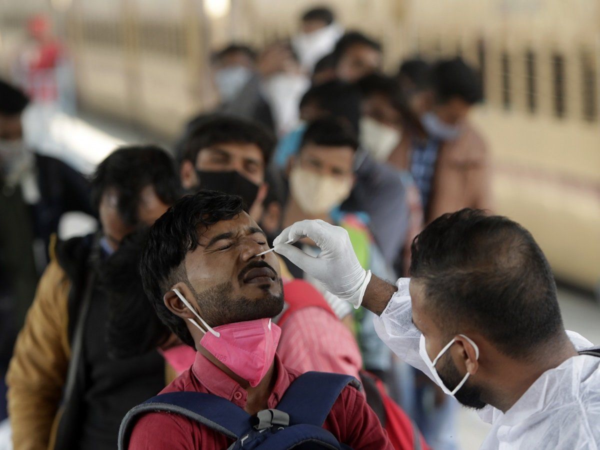 Noida में कोविड के एक्टिव केस 1100 के पार, लागू होंगे कई प्रतिबंध, यहां पढ़ें गाइडलाइंस