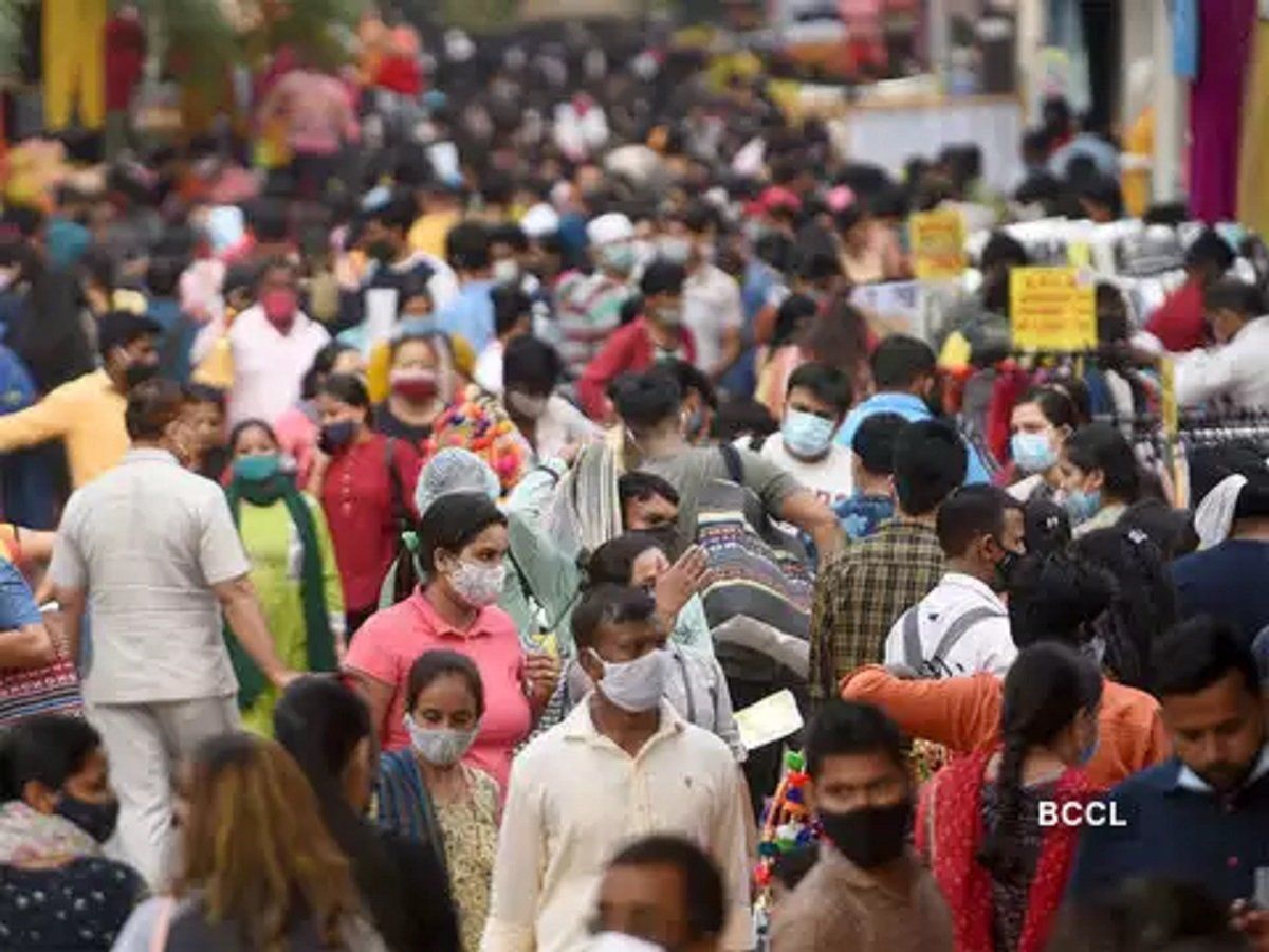 कोरोना प्रोटोकॉल्स का जमकर उल्लंघन कर रहे हैं लोग, तीसरी लहर आई तो इसके लिए वे ही होंगे जिम्मेदार: सर्वे