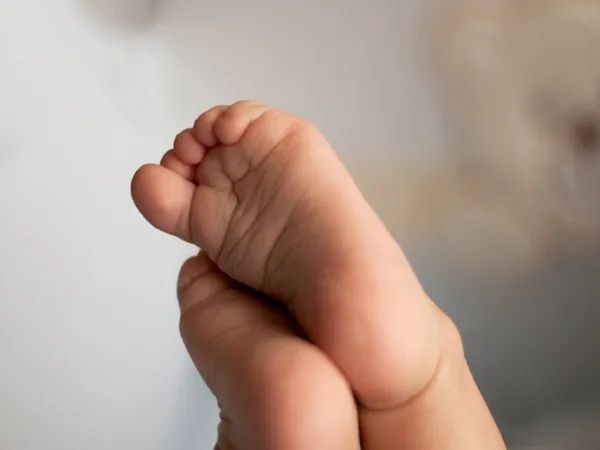 Mother of COVID positive man sends his love child to orphanage in Gujarat