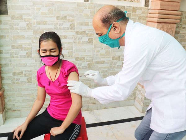 Covovax Vaccine now available at private centers for 12-17 year olds, a dose of Rs 900, GST separately