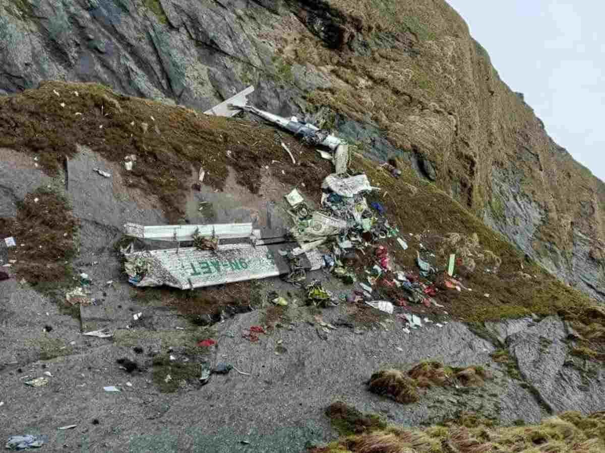 Nepal Plane Crash: नेपाली सेना ने दुर्घटनास्थल का लगाया पता, मुस्तांग जिले के सनोसवेयर में मिला प्लेन का मलबा