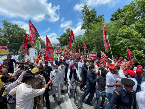 Samajwadi Party chief Akhilesh Yadav begins 'Mission UP' with 'cycle yatra