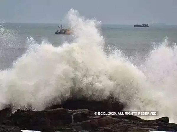 IMD says Cyclonic storm brews over Arabian Sea, likely to hit Gujarat, Maharashtra by June 3