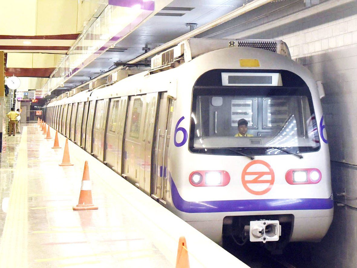 Delhi Metro:दिल्ली मेट्रो कर्मचारियों की सेलरी में होने जा रही भारी कटौती, कोरोना की मार का असर